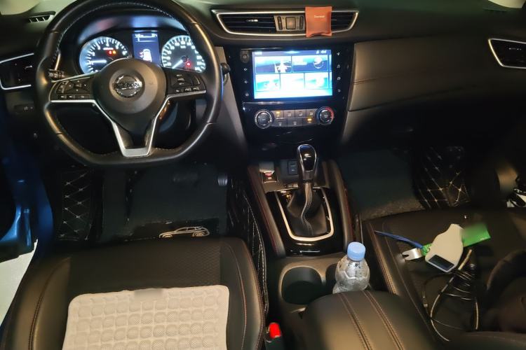 Used Nissan Qashqai 2019 2.0L CVT Luxury Edition Center Console