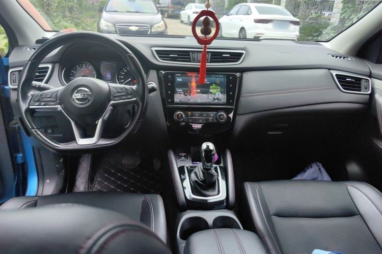 Used Nissan Qashqai 2019 2.0L CVT Luxury Edition Center Console