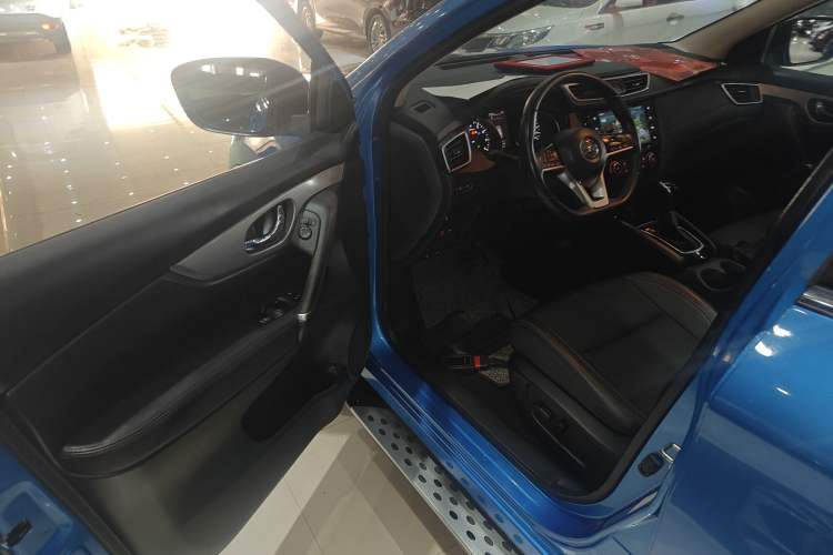 Used Nissan Qashqai 2019 2.0L CVT Luxury Edition Driver Seat