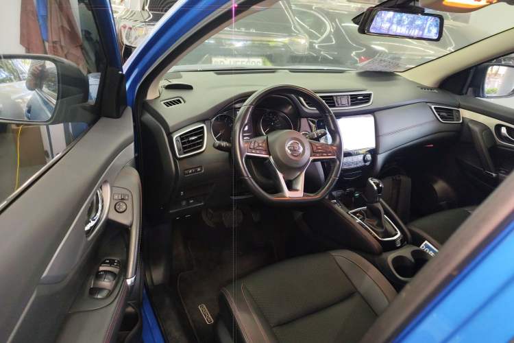 Used Nissan Qashqai 2019 2.0L CVT Luxury Edition Driver Seat
