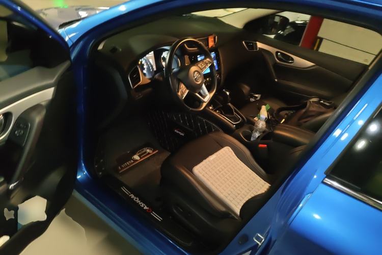 Used Nissan Qashqai 2019 2.0L CVT Luxury Edition Driver Seat