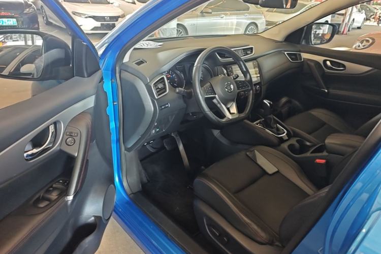 Used Nissan Qashqai 2019 2.0L CVT Luxury Edition Driver Seat