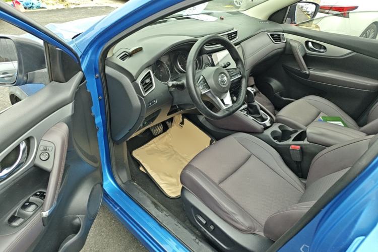 Used Nissan Qashqai 2019 2.0L CVT Luxury Edition Driver Seat