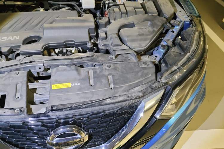 Used Nissan Qashqai 2019 2.0L CVT Luxury Edition Engine Bay Left