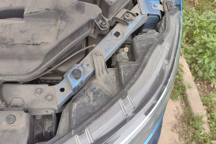 Used Nissan Qashqai 2019 2.0L CVT Luxury Edition Engine Bay Left