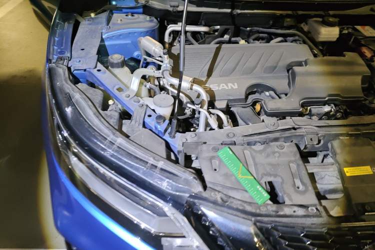 Used Nissan Qashqai 2019 2.0L CVT Luxury Edition Engine Bay Right