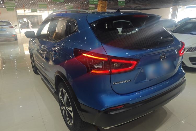 Used Nissan Qashqai 2019 2.0L CVT Luxury Edition Exterior 2