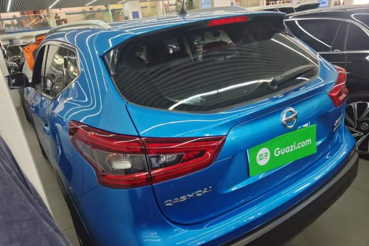 Used Nissan Qashqai 2019 2.0L CVT Luxury Edition Exterior 2