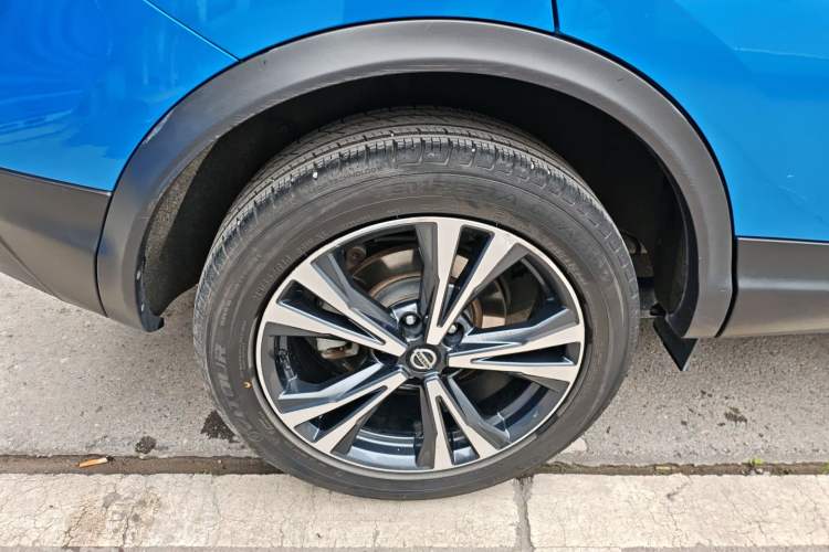 Used Nissan Qashqai 2019 2.0L CVT Luxury Edition Exterior 5