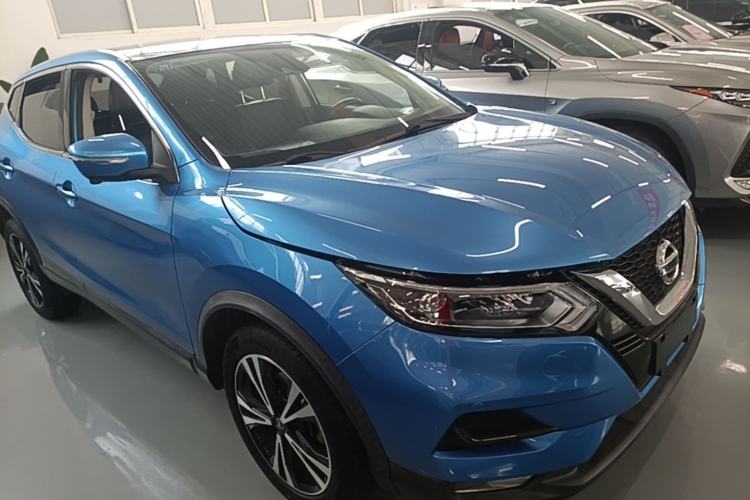 Used Nissan Qashqai 2019 2.0L CVT Luxury Edition Front Right 45 Deg
