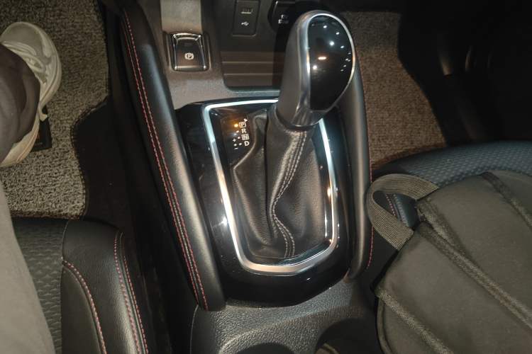 Used Nissan Qashqai 2019 2.0L CVT Luxury Edition Gear Lever
