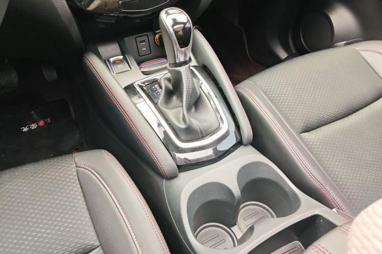 Used Nissan Qashqai 2019 2.0L CVT Luxury Edition Gear Lever