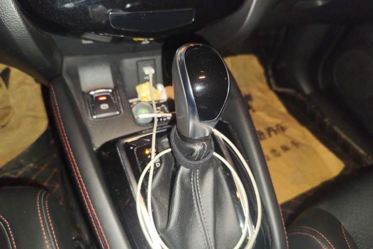 Used Nissan Qashqai 2019 2.0L CVT Luxury Edition Gear Lever