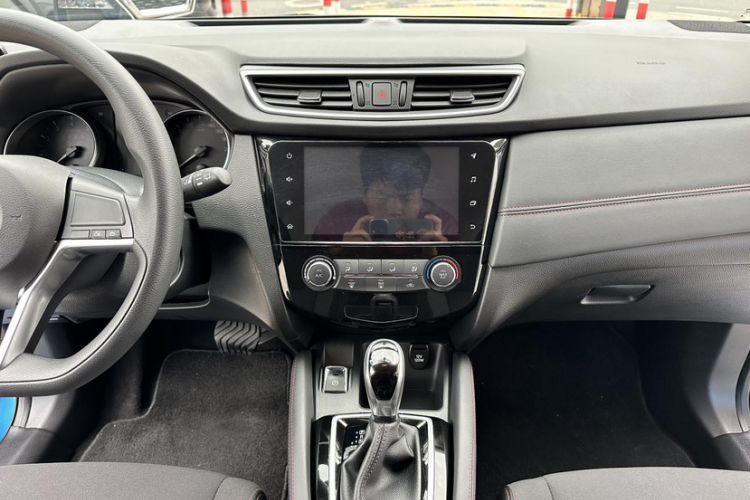 Used Nissan Qashqai 2019 2.0L CVT Smart Enjoyment Version Interior 9