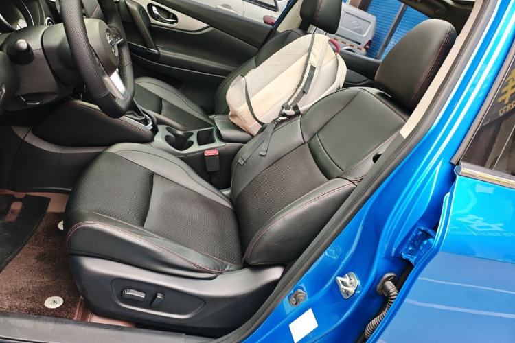Used Nissan Qashqai 2019 2.0L CVT Luxury Edition Left Front Seat