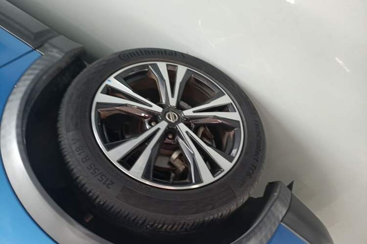 Used Nissan Qashqai 2019 2.0L CVT Luxury Edition Left Front Wheel Hub