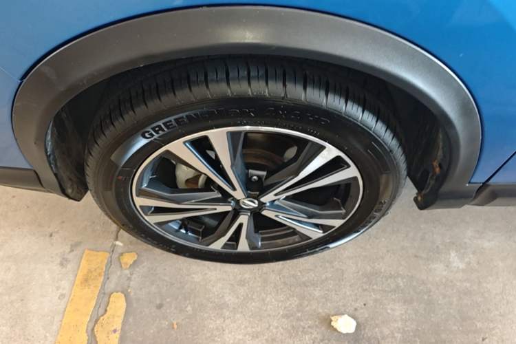 Used Nissan Qashqai 2019 2.0L CVT Luxury Edition Left Front Wheel Hub