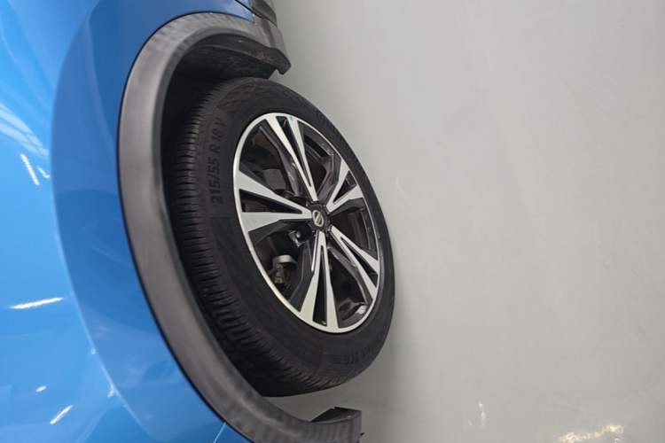 Used Nissan Qashqai 2019 2.0L CVT Luxury Edition Left Front Wheel Hub