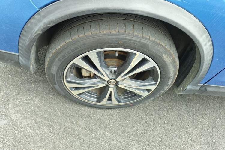 Used Nissan Qashqai 2019 2.0L CVT Luxury Edition Left Front Wheel Hub