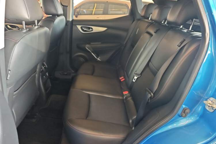Used Nissan Qashqai 2019 2.0L CVT Luxury Edition Left Rear Seat