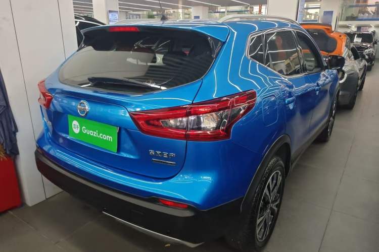 Used Nissan Qashqai 2019 2.0L CVT Luxury Edition Rear Right 45 Deg