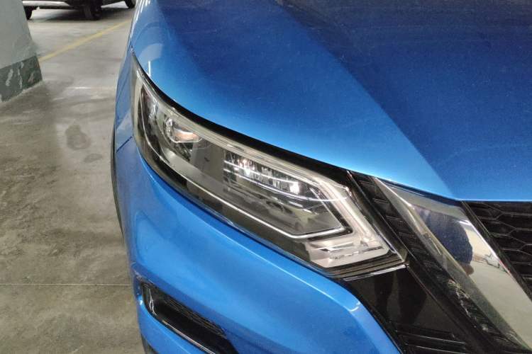 Used Nissan Qashqai 2019 2.0L CVT Luxury Edition Right Front Headlight