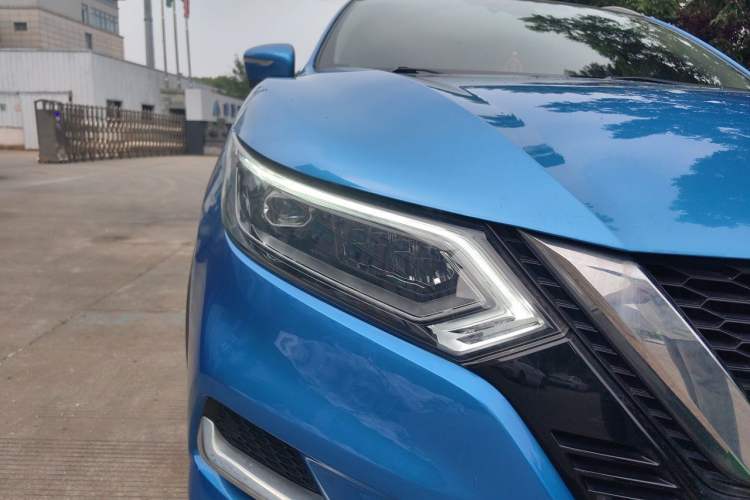 Used Nissan Qashqai 2019 2.0L CVT Luxury Edition Right Front Headlight