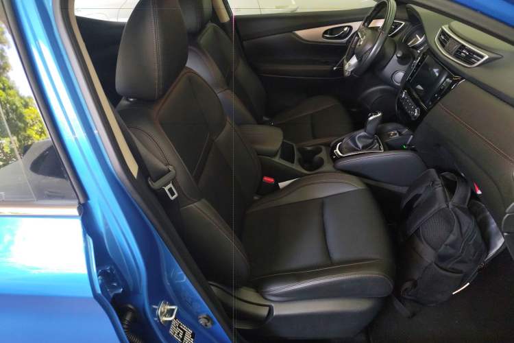 Used Nissan Qashqai 2019 2.0L CVT Luxury Edition Right Front Seat