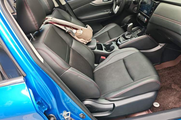 Used Nissan Qashqai 2019 2.0L CVT Luxury Edition Right Front Seat