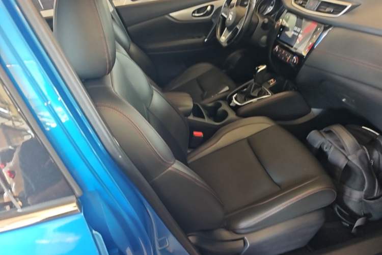 Used Nissan Qashqai 2019 2.0L CVT Luxury Edition Right Front Seat