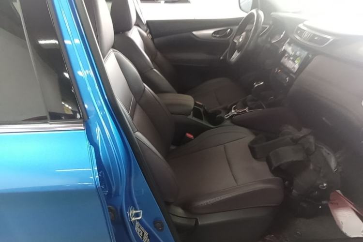Used Nissan Qashqai 2019 2.0L CVT Luxury Edition Right Front Seat
