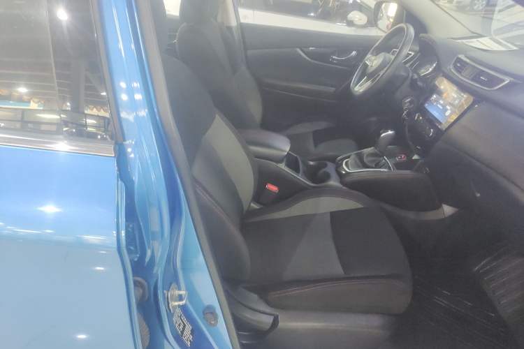 Used Nissan Qashqai 2019 2.0L CVT Smart Enjoyment Version Right Front Seat