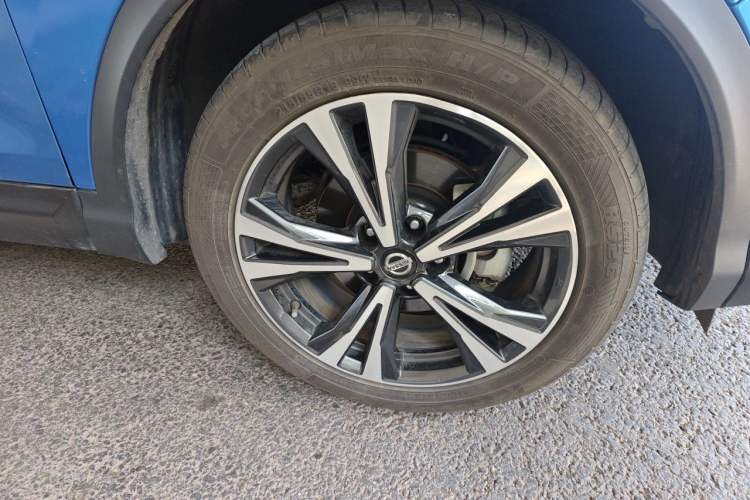 Used Nissan Qashqai 2019 2.0L CVT Luxury Edition Right Front Wheel Hub