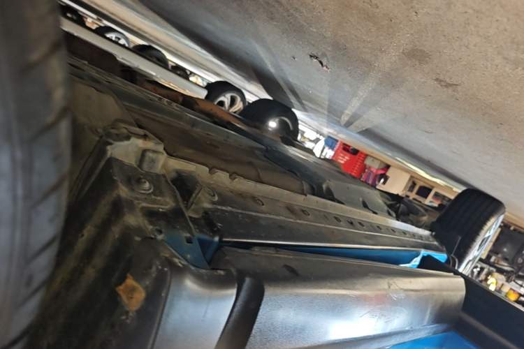 Used Nissan Qashqai 2019 2.0L CVT Luxury Edition Right Side Sill