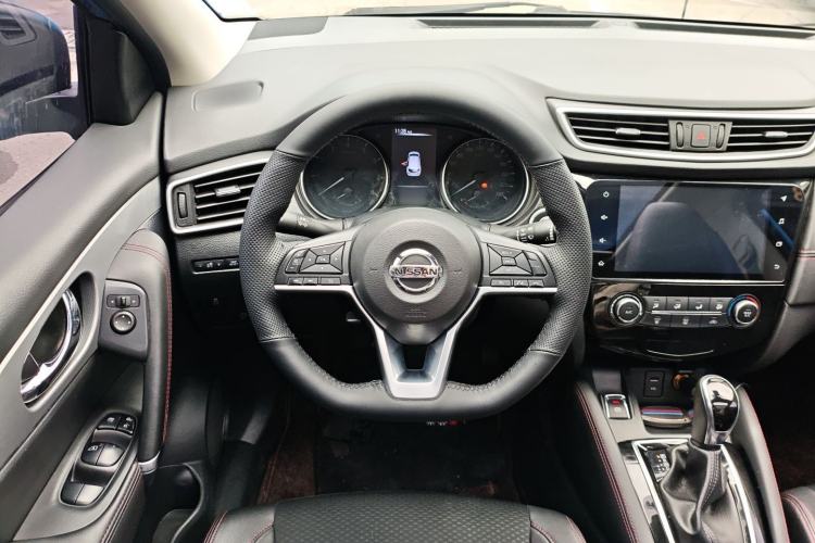 Used Nissan Qashqai 2019 2.0L CVT Luxury Edition Steering Wheel