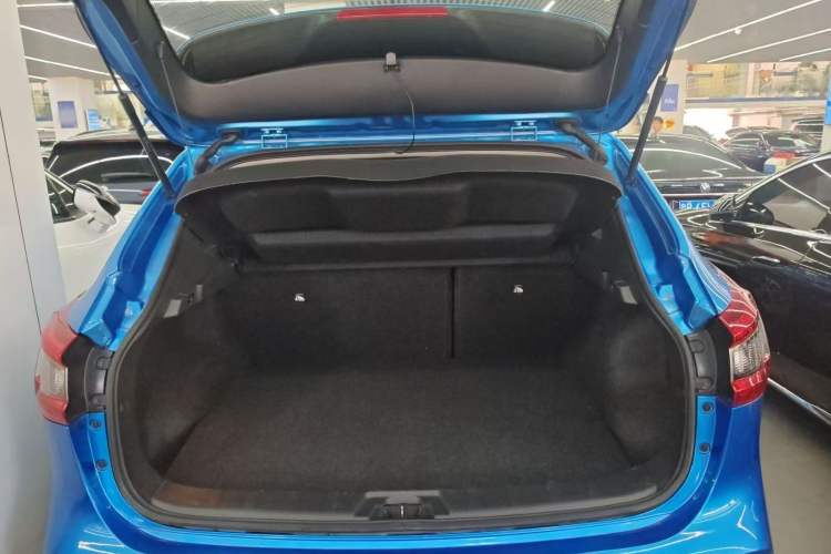 Used Nissan Qashqai 2019 2.0L CVT Luxury Edition Trunk