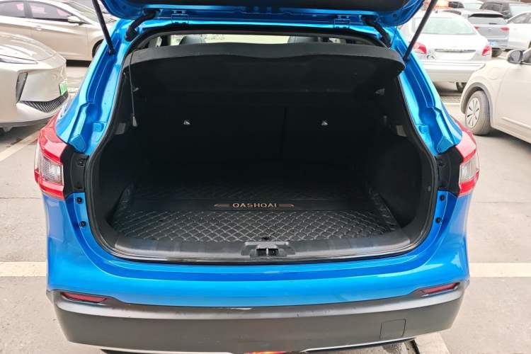 Used Nissan Qashqai 2019 2.0L CVT Luxury Edition Trunk