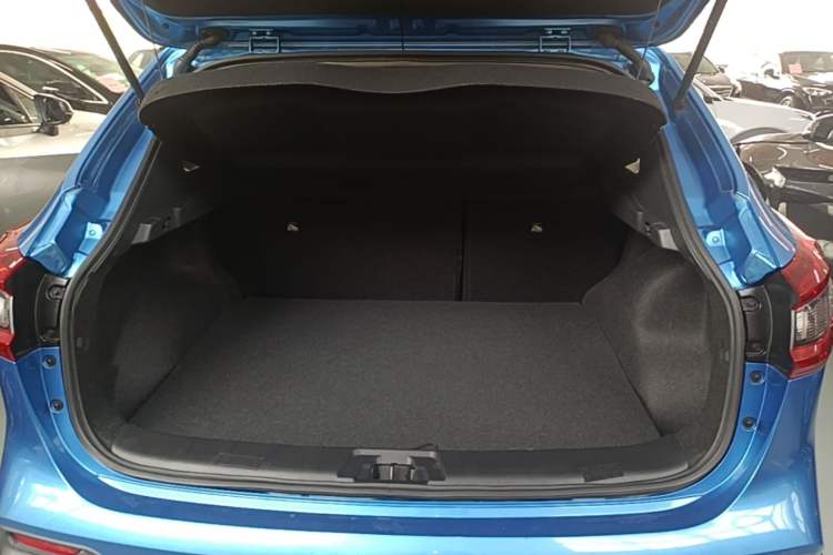 Used Nissan Qashqai 2019 2.0L CVT Luxury Edition Trunk