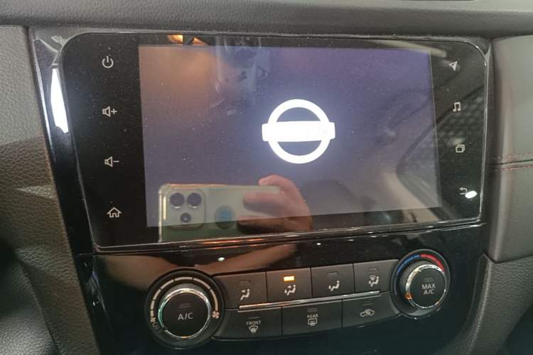 Used Nissan Qashqai 2019 2.0L CVT Smart Enjoyment Version Audio And AC Panel