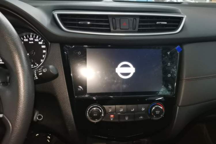 Used Nissan Qashqai 2019 2.0L CVT Smart Enjoyment Version Audio And AC Panel