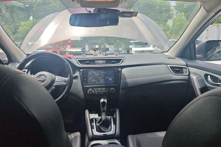 Used Nissan Qashqai 2019 2.0L CVT Luxury Edition Center Console