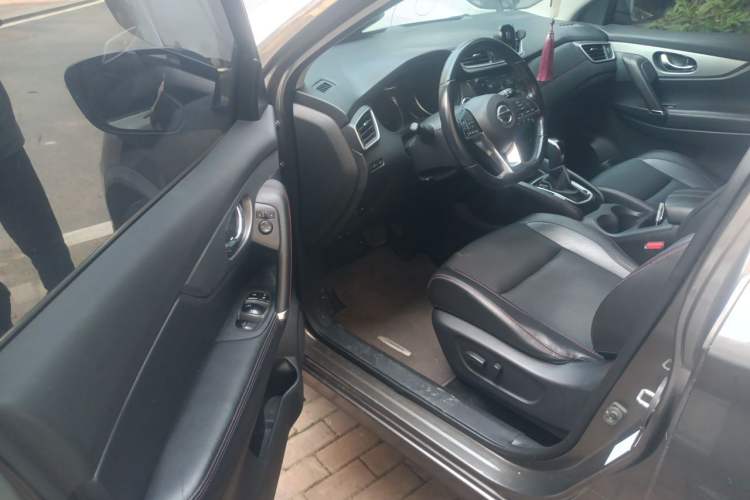 Used Nissan Qashqai 2019 2.0L CVT Luxury Edition Driver Seat