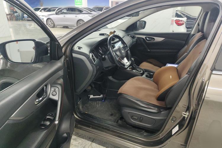 Used Nissan Qashqai 2019 2.0L CVT Luxury Edition Driver Seat