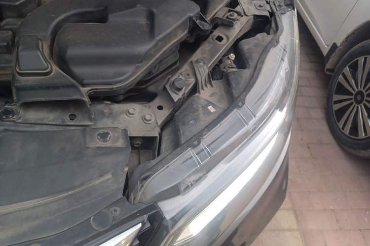 Used Nissan Qashqai 2019 2.0L CVT Luxury Edition Engine Bay Left