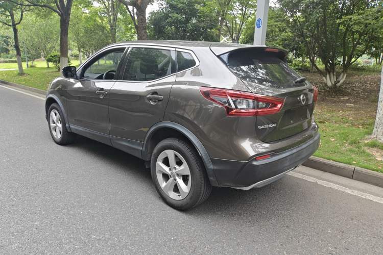 Used Nissan Qashqai 2019 2.0L CVT Smart Enjoyment Version Exterior 2