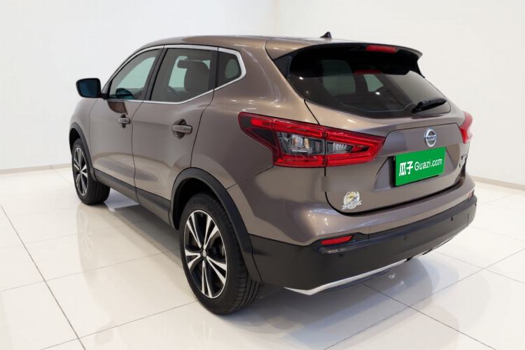 Used Nissan Qashqai 2019 2.0L CVT Luxury Edition Exterior 2