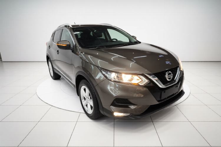 Used Nissan Qashqai 2019 2.0L CVT Smart Enjoyment Version Front Right 45 Deg