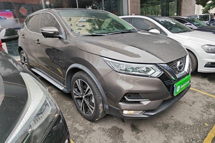 Used Nissan Qashqai 2019 2.0L CVT Luxury Edition Front Right 45 Deg