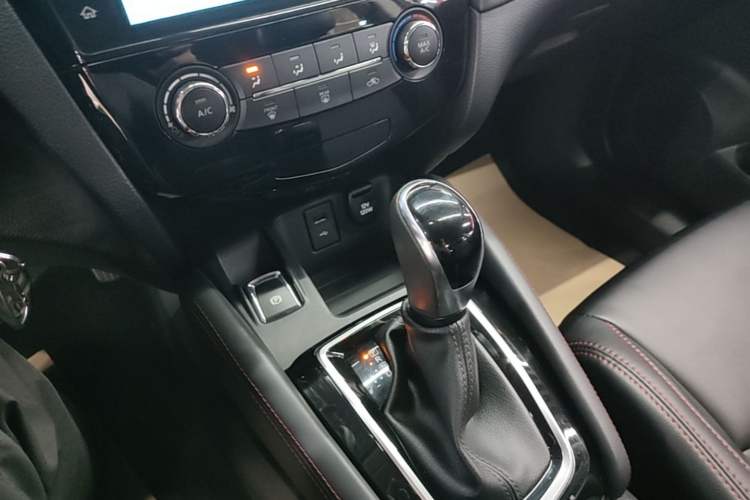 Used Nissan Qashqai 2019 2.0L CVT Smart Enjoyment Version Gear Lever