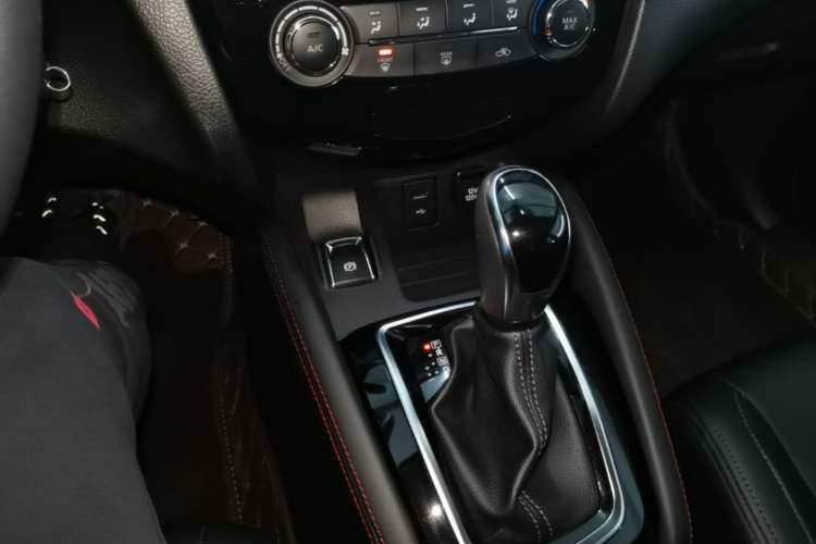 Used Nissan Qashqai 2019 2.0L CVT Smart Enjoyment Version Gear Lever